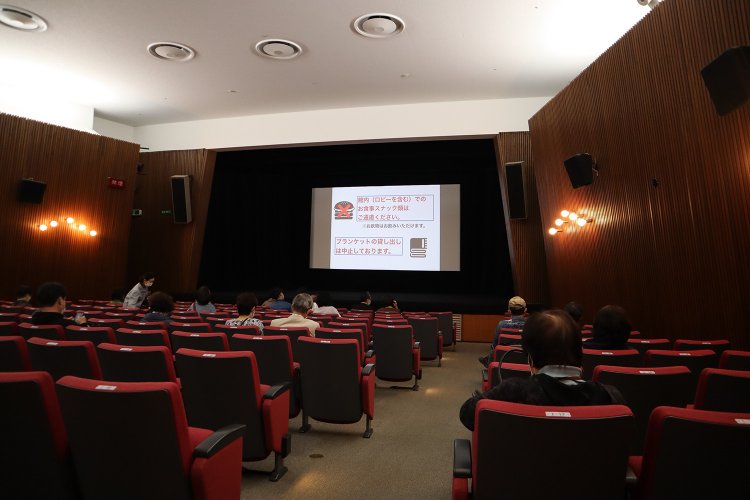 さよならアルバム　岩波ホール客席