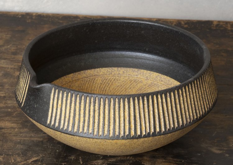 高須健太郎のすり鉢7150円。