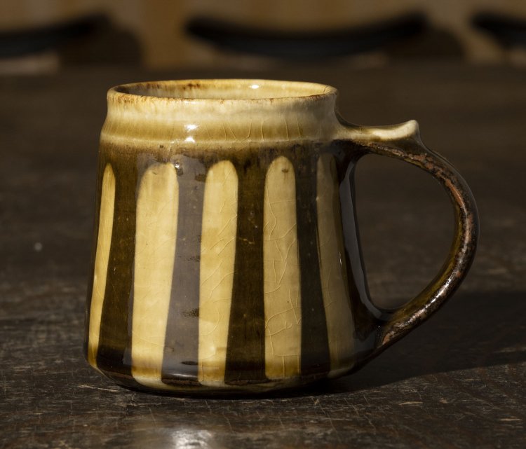 山口和声のマグカップ3850円。