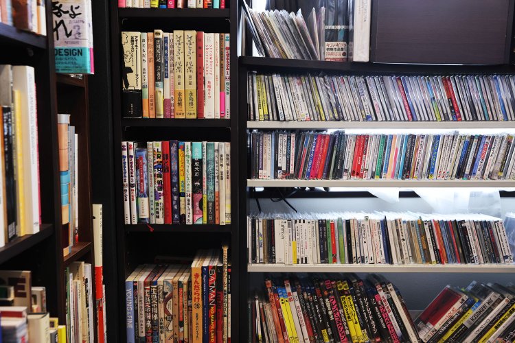 CDやDVDも扱っている。