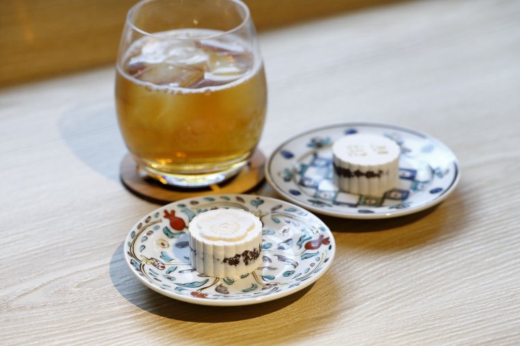 「生らくがん作り体験」（開催時間は15:30～16:00 。料金は1000円／1人）。絶品の出来たてを試食！