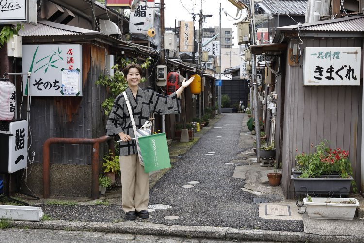 昭和レトロな金沢中央味食街。