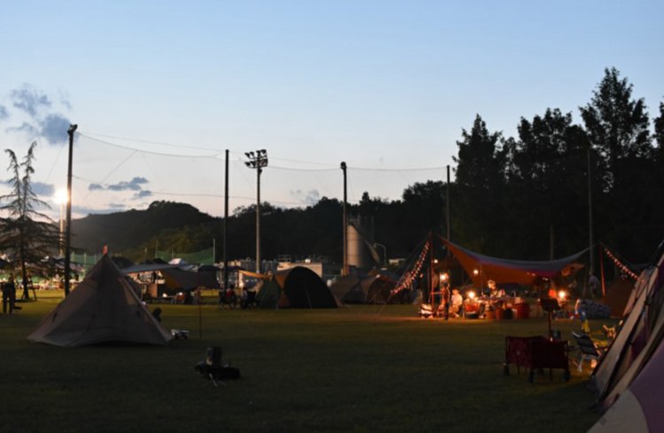 過去のキャンプイベントの様子。
