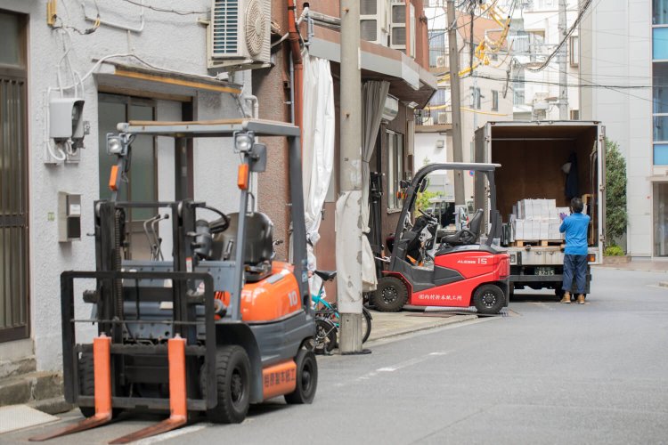 中小の町工場から大企業まで、小石川植物園界隈は今も製本の街。
