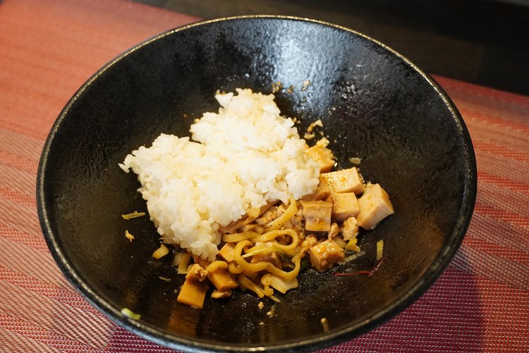 残り具合によって、ナイスなご飯量を入れてくれる。