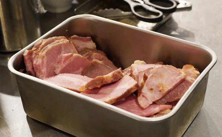 炙らず、このままでもローストポークとして食べられるとのこと。