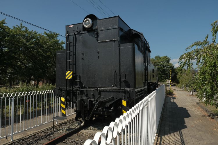 こちらにはナンバープレートがない。タンク式機関車は蒸気機関車の燃料となる石炭と水を搭載する部分が一体型である。バック運転もしやすい構造だ。