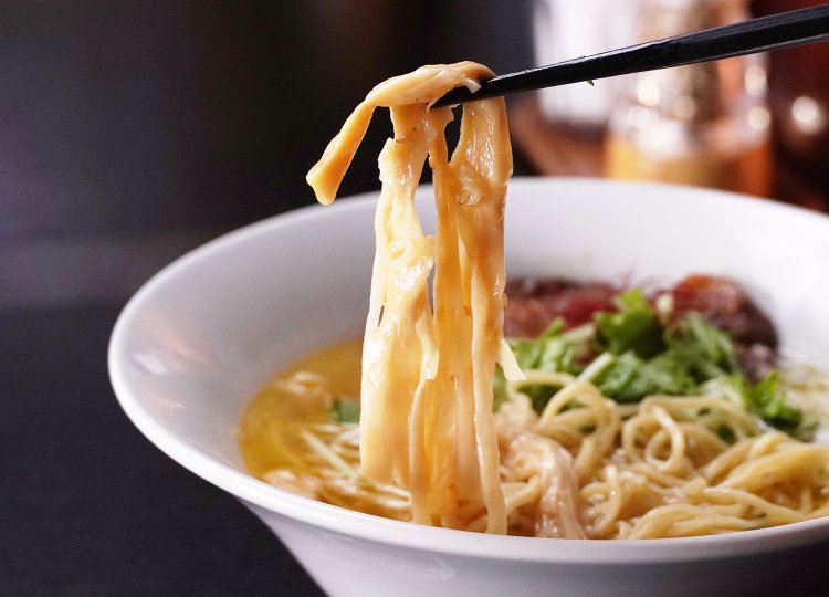 長〜い穂先メンマ。追加トッピングにオススメ。