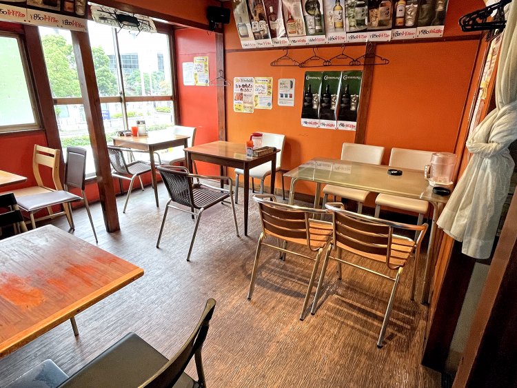 ２Fの客席は広々。ゆったりとくつろげる。