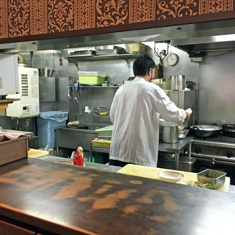 本場インドと同じレシピでビリヤニが調理される。