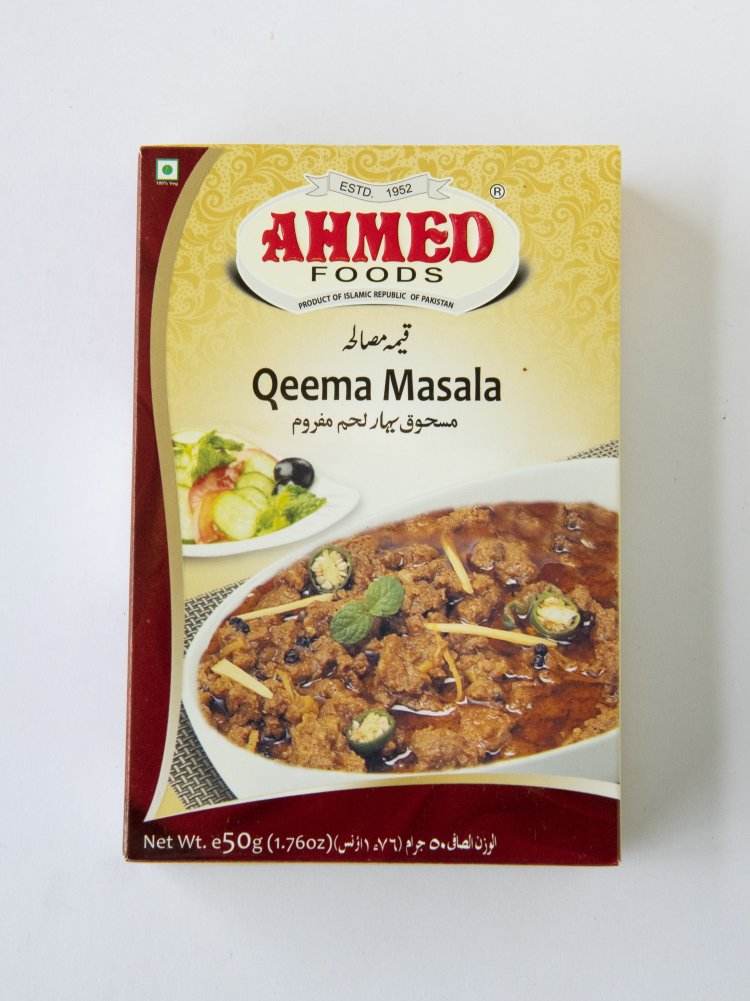 店内ではお手頃な調味料も買える。