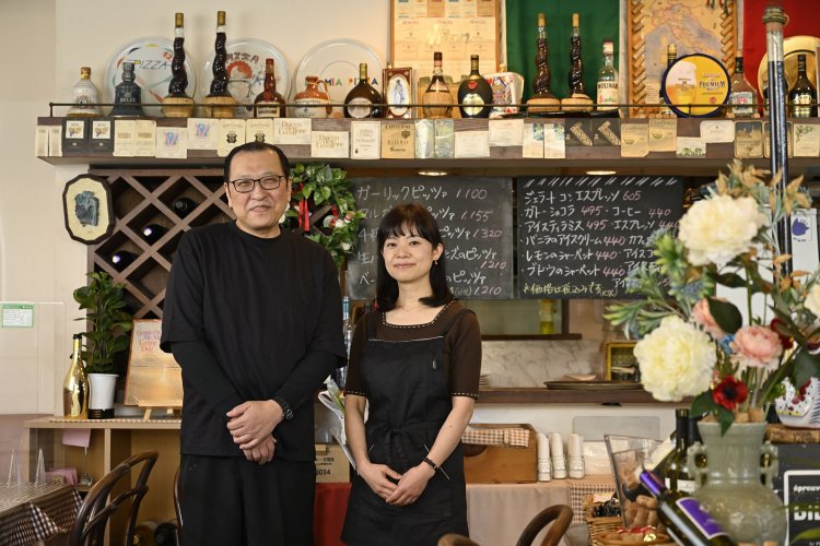 「昔は子供を連れて荒川線であらかわ遊園に行ってました」と武井淳さん、ひとみさん夫妻。