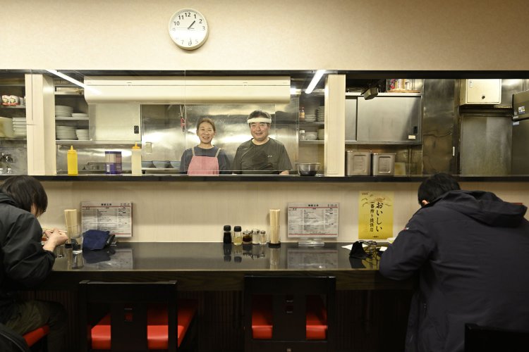 店主・富澤長生さん、奈津子さん夫妻。