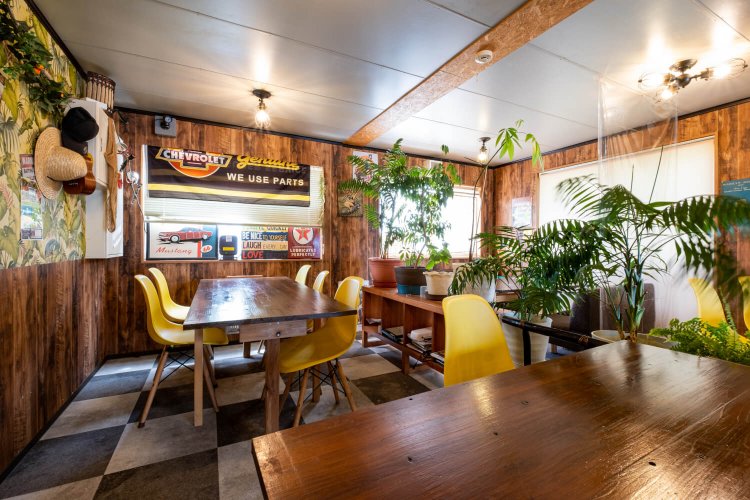 アメリカンテイストあふれる店内。