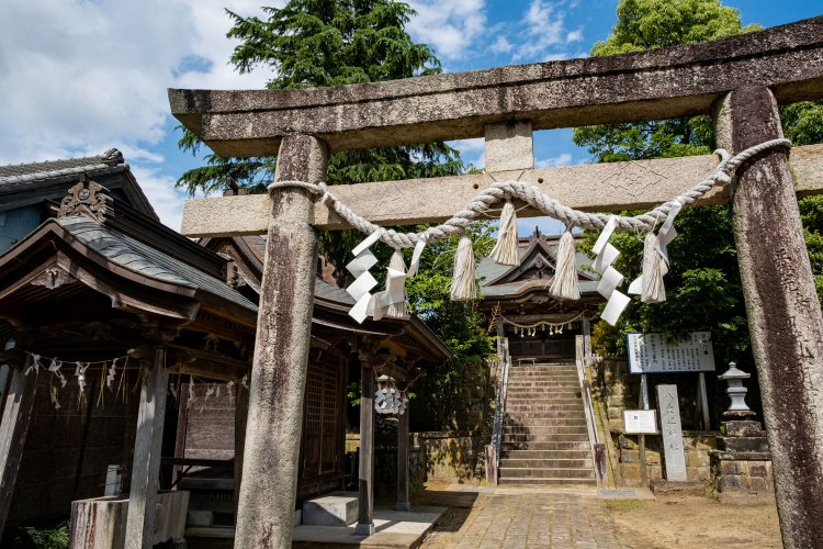 市の中心部にあり、地域を代表する古社の八重垣神社。