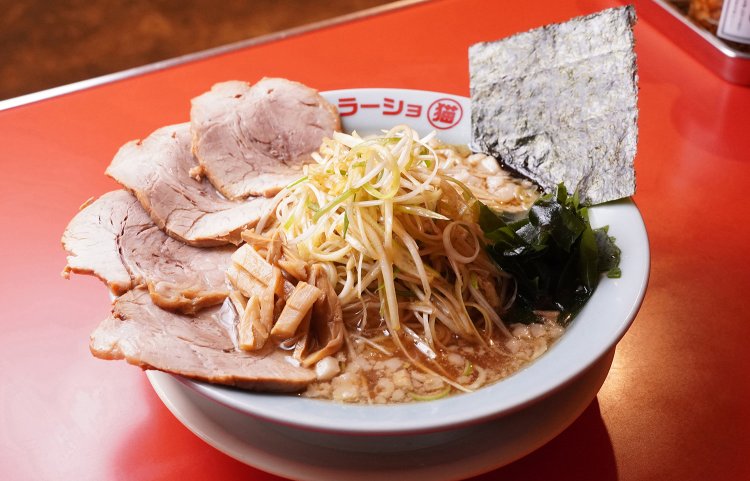 ネギチャーシューメン1100円プラス麺中盛100円。
