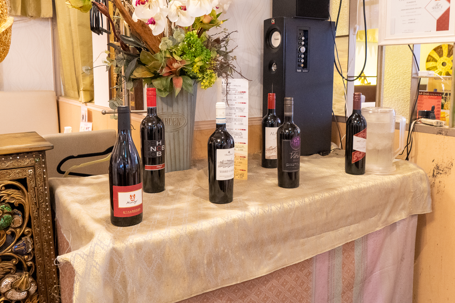 ワインも豊富。タイ産のワインも赤白1種類ずつ用意されている。