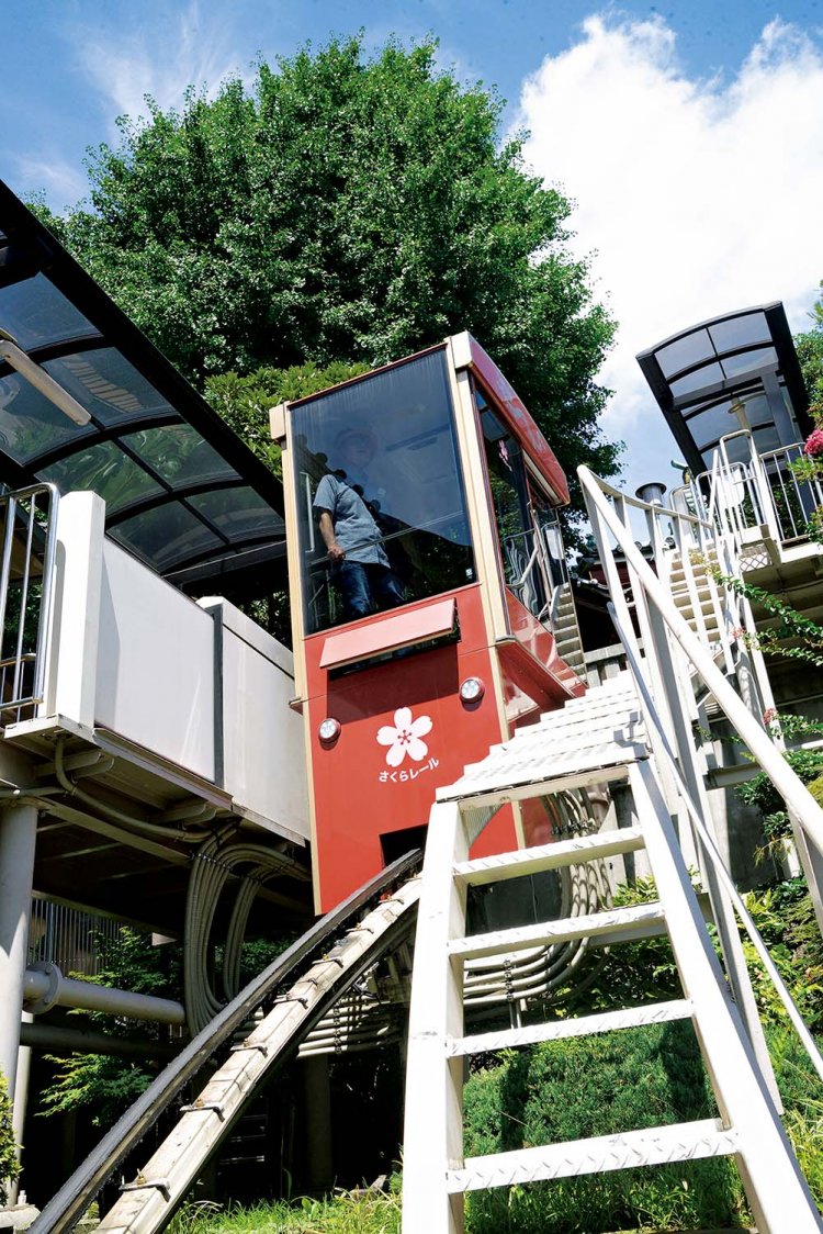 待乳山聖天　さくらレール