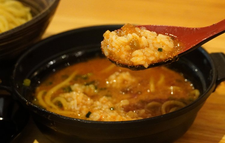 明太子がプチプチの雑炊。おいしくないわけがない！