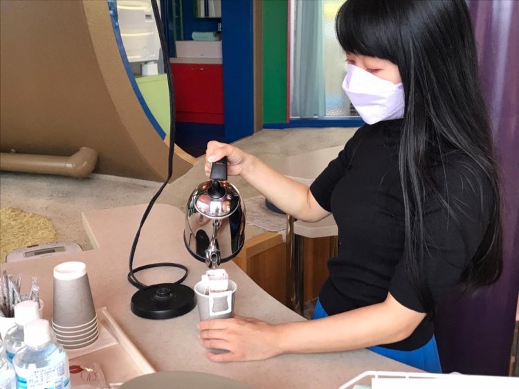 ケトルが使えるのは嬉しい。カップラーメンなど持ってくるのもあり。