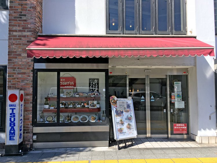 ランチタイムは開店時間の11:00から。開店前から行列ができることも多いそう。