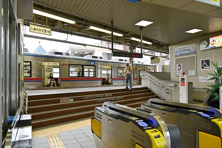 京成金町駅　改札