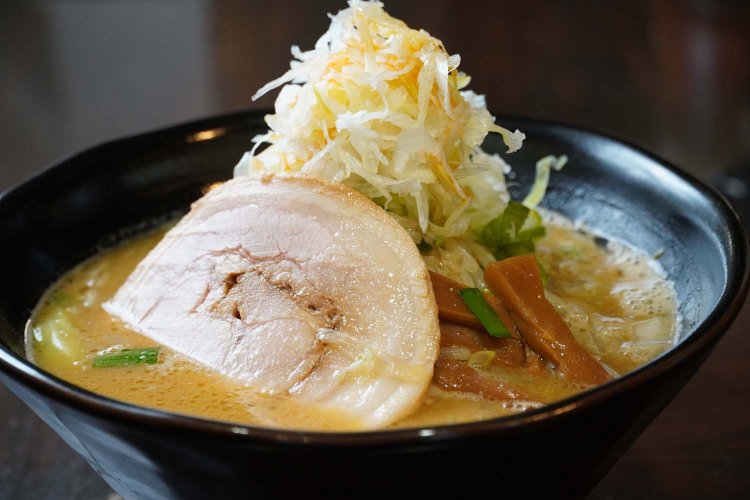 味噌930円。トッピングもたっぷりでボリューム満点。