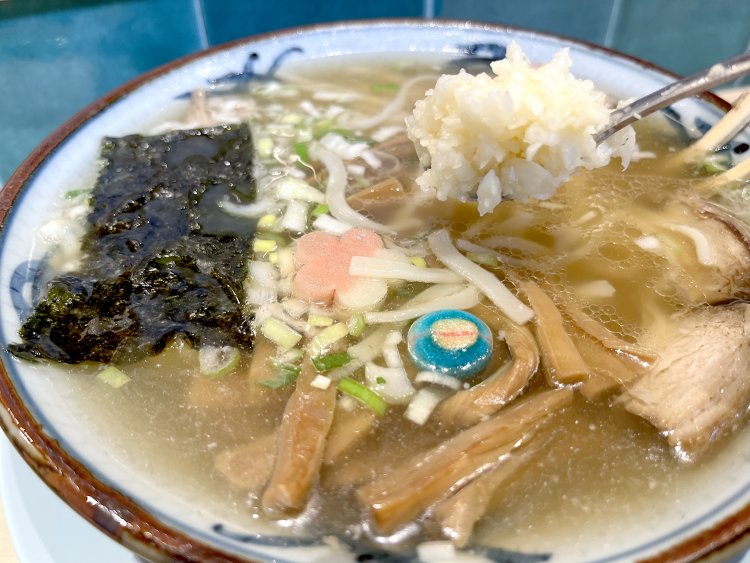 きざみニンニクをたっぷり入れるとさらにおいしくなる。