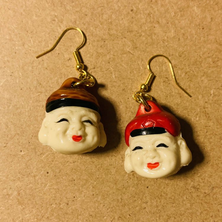 両面に顔が付いているデザイン。1個で2倍楽しめる。