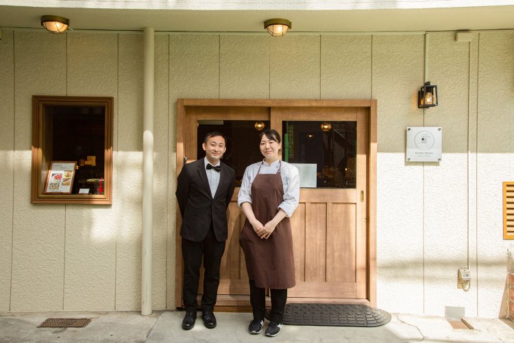 住宅地で2021年の夏に開店した半田夫妻。