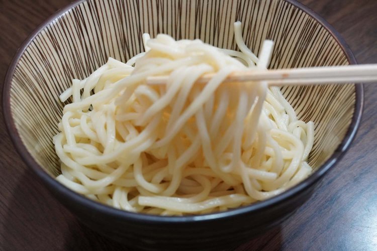 麺は700ｇまで無料で増量も可能だ。