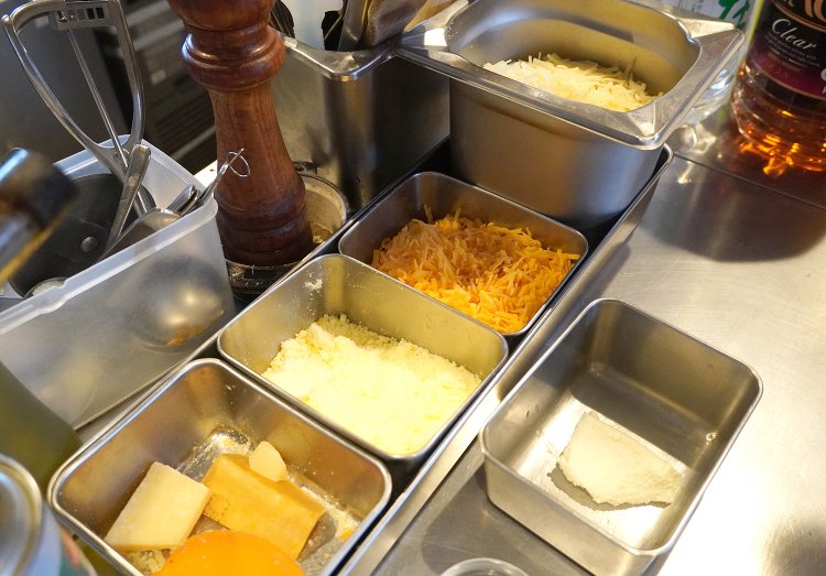 よく使うチーズだけでもこれだけの種類。