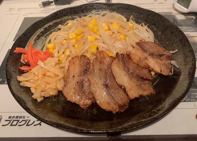 焼きラーメンは博多の味を知っている常連からは「本場に負けていない」と好評を得ている。