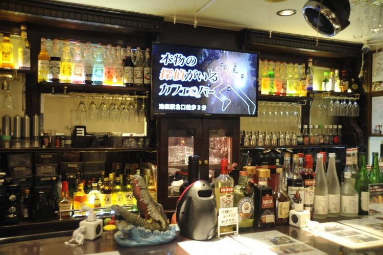 カウンターだけを見れば、おしゃれなカフェ＆バーのよう。