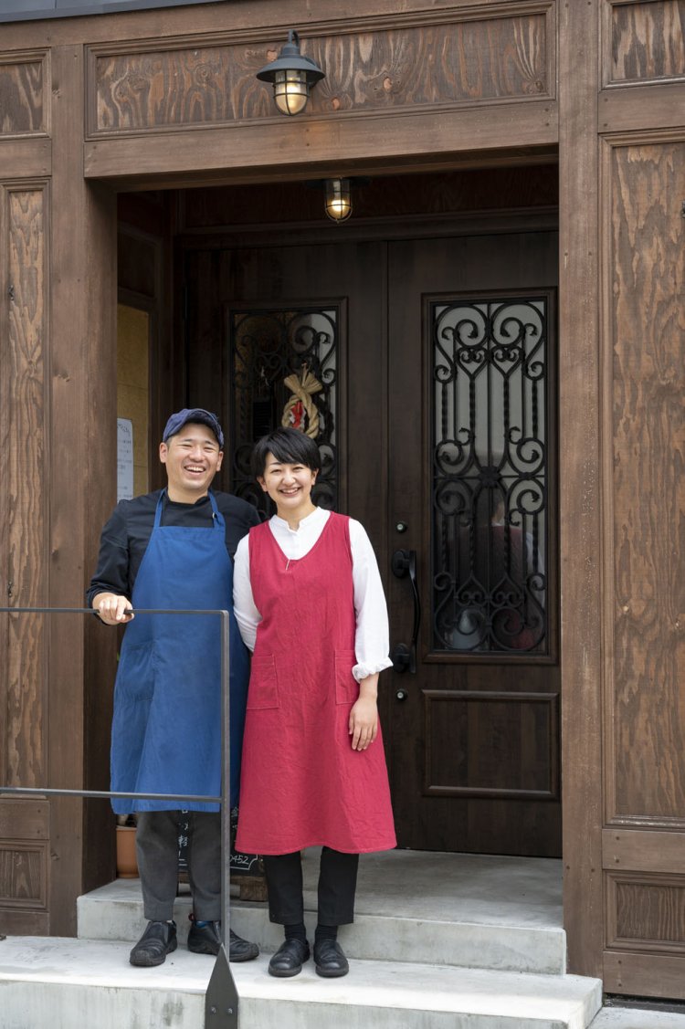 磯部健太朗さん、優さんご夫妻。