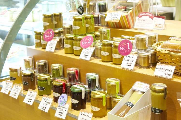 『ミルクジャム』は、ピスタチオ、アールグレイ、ショコラなどの味も。ギフトボックス（別売）もある。