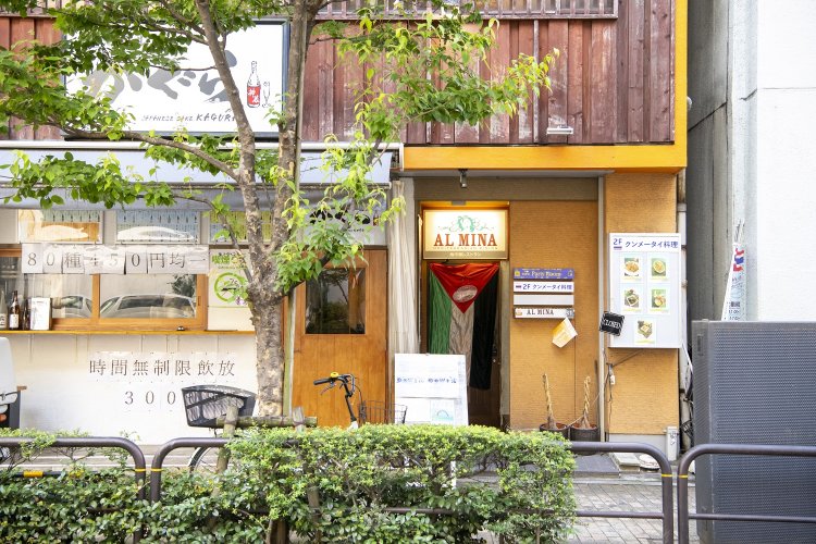 JR・地下鉄神田駅の北口から５分とアクセスしやすい立地。