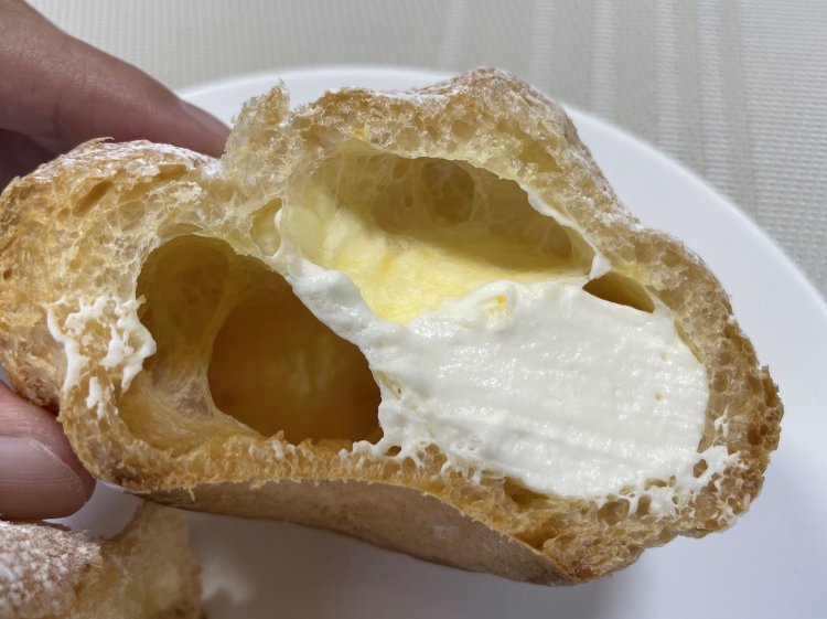 シュークリームは1個120円。