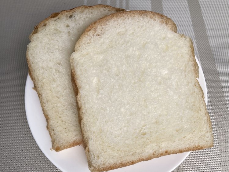 天然酵母食パンは1斤291円（税込み）。