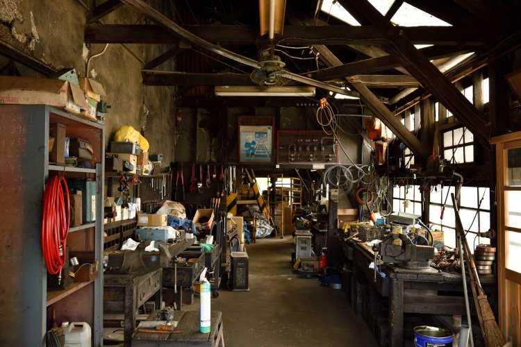 ロケにも多用される鍛冶小屋。映画『海賊と呼ばれた男』では“真冬の満州”の設定で登場。