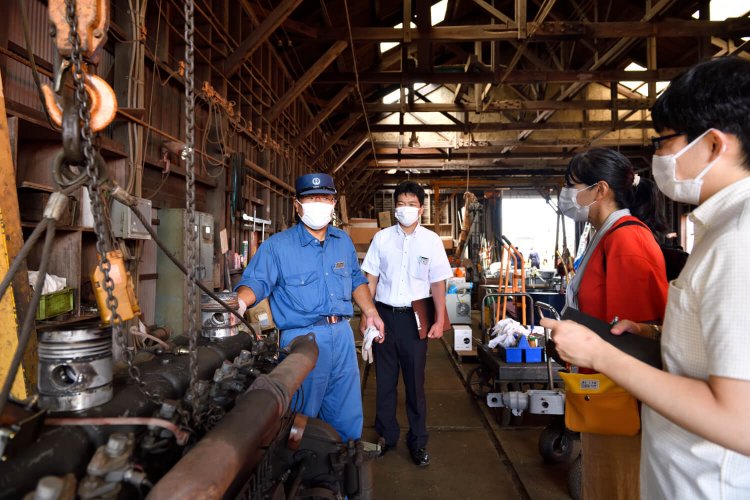 見学会は、キハ200のエンジンとも対面！