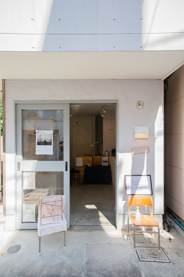 この日は「ポリへドロン」さんの個展。こぢんまり感が魅惑。