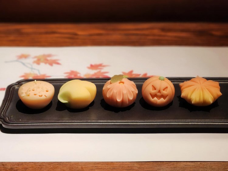 練り切り 嬉々（きき）。