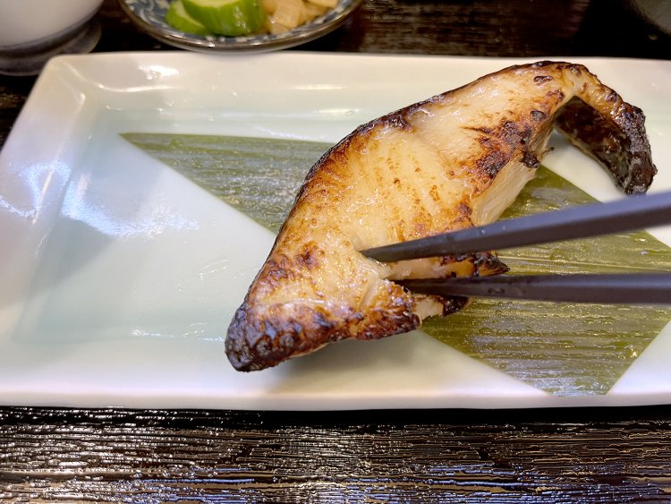 身にスッと箸を刺すだけでじんわりにじみ出る脂。ノリノリです。口に広がる旨味のありがたさは聖水の如し。