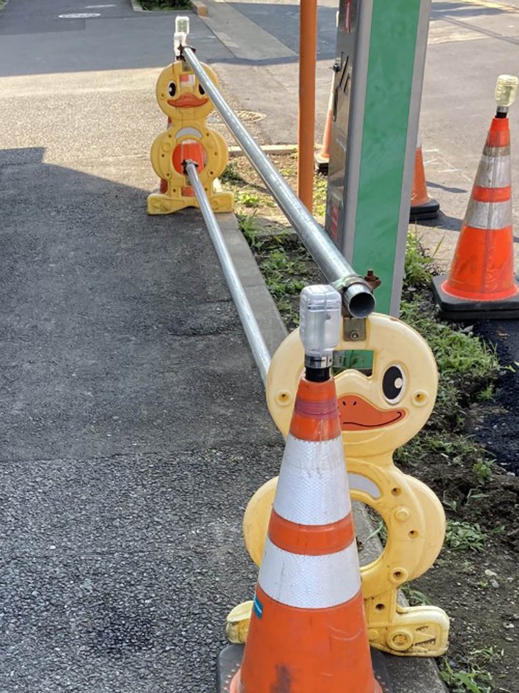 かわいい表情のアヒル型。やはり黄色は目立つ。