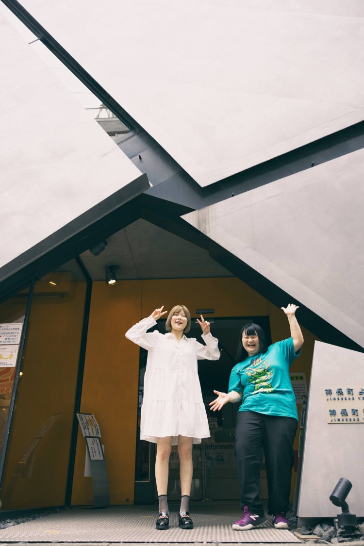 オダ「最先端のネタ、揃ってます」。ウエダ「絶対損はさせへんで！」。