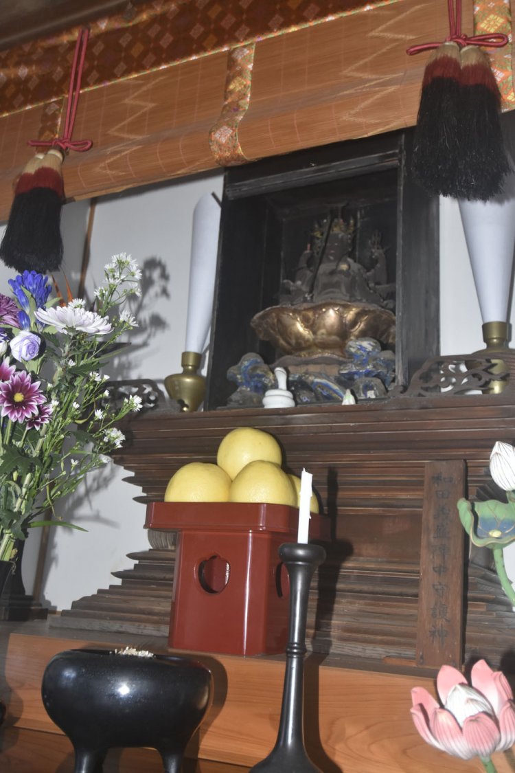 弁財天は和田義盛の陣中守護神となった龍神の化身。