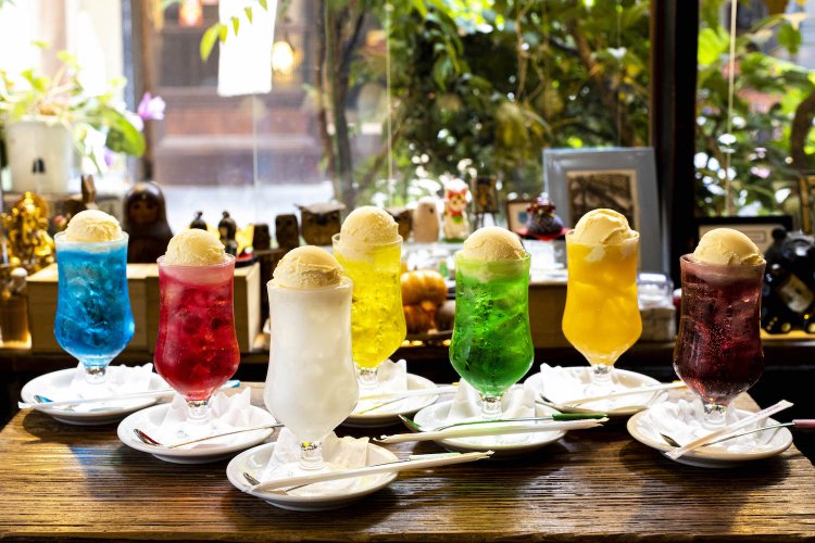 レトロかわいい”クリームソーダから最新パフェまで！ 喫茶店の