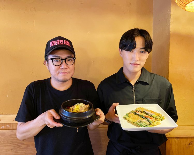 宮崎店長とスタッフ。