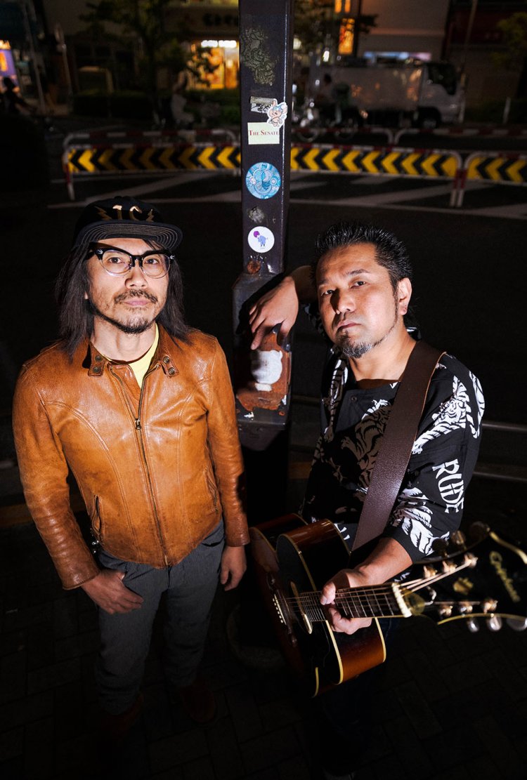 人間の喜怒哀楽などを織り込んだ“土臭い”歌詞。